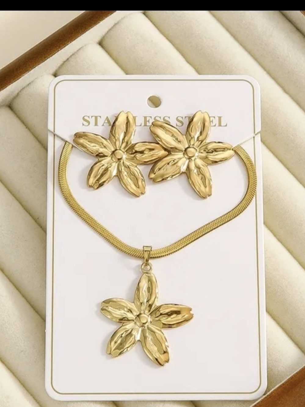 Gold Flower Pendant Necklace and Earring Set